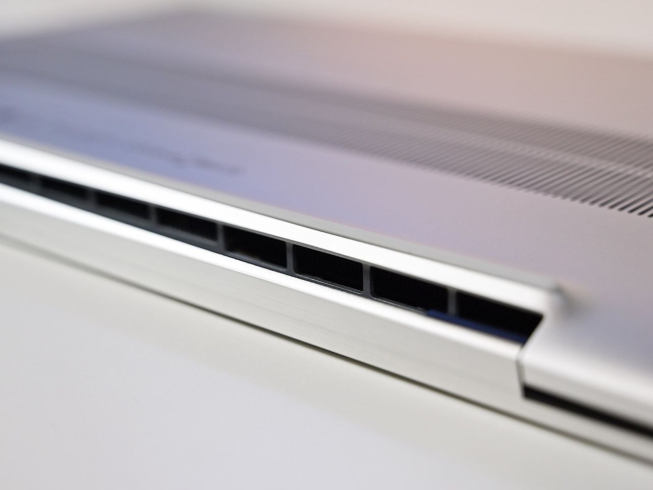 Dell Xps 17 9700 2020 Vent
