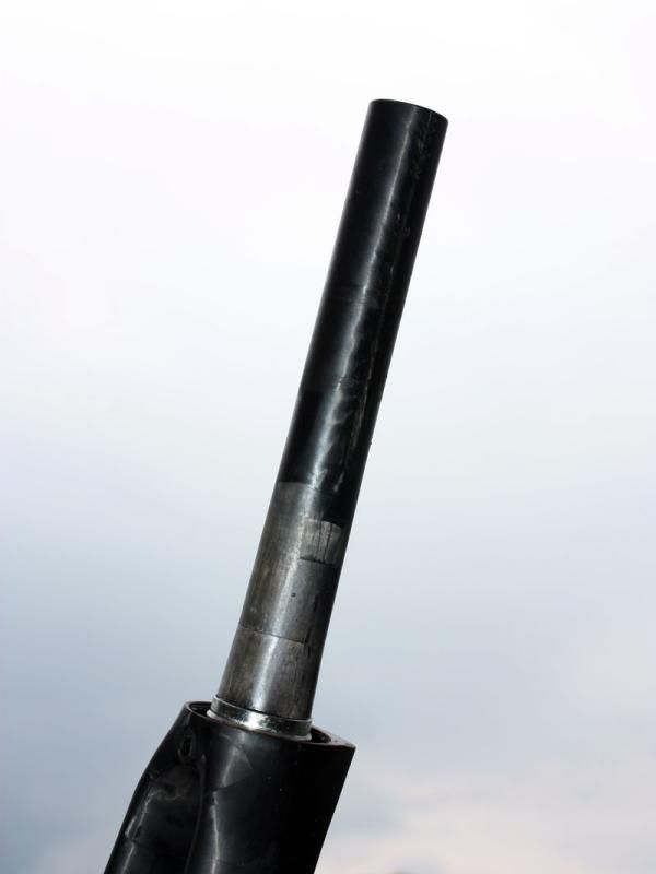 Canyon steps down its tapered steerer dimensions a notch to 1 1/8"-to-1 1/4" on the Aeroad CF to yield a narrower front end.