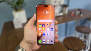 In-hand image of the Honor Magic8 Pro