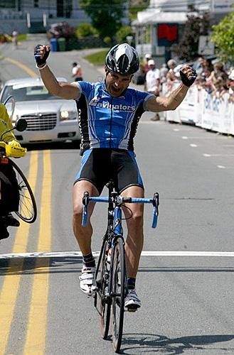 Valeriy wins stage 1