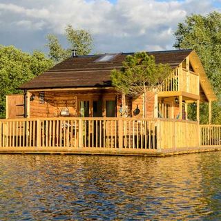 raft essex log cabin