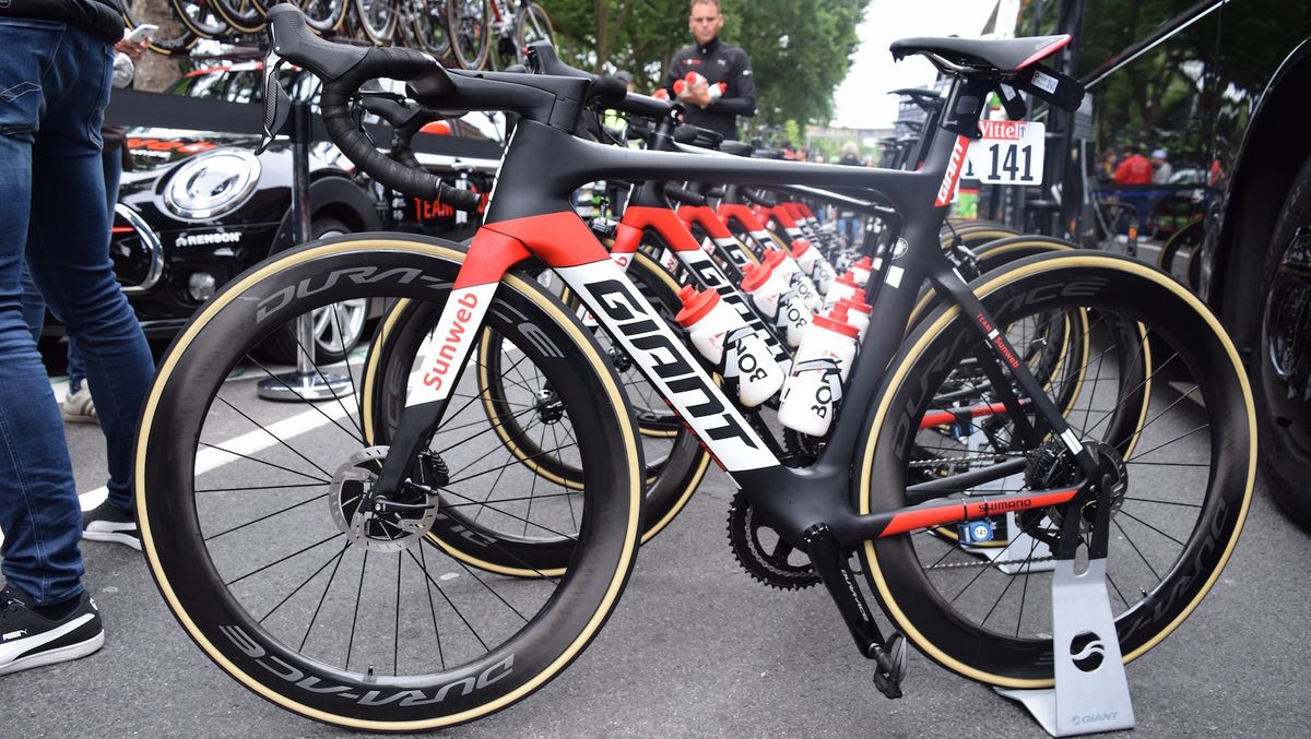 Michael Matthews rode on the as yet unannounced Giant Propel disc