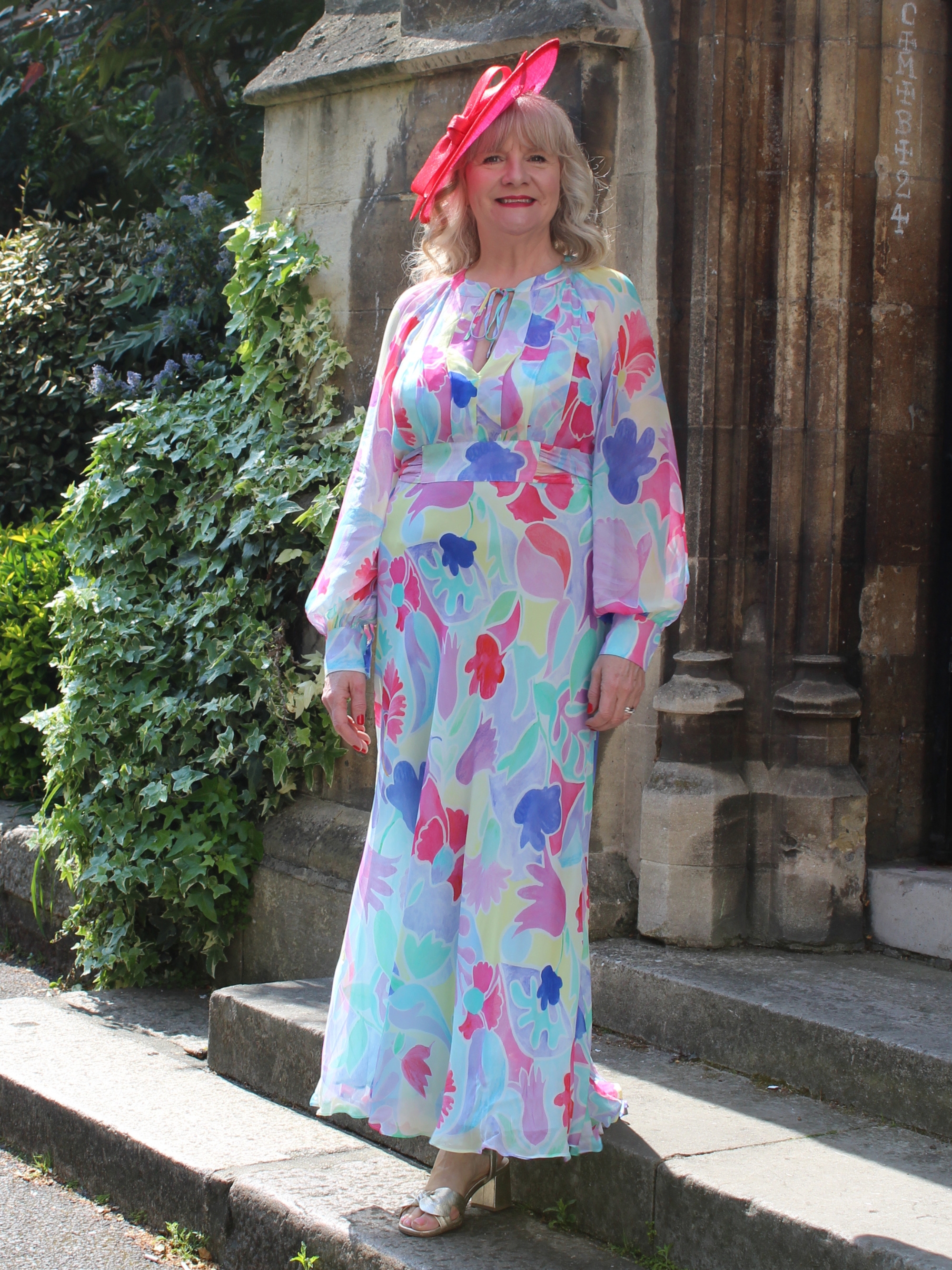 Julie Player wearingRIXO Aero - Abstract Tulip Ivory