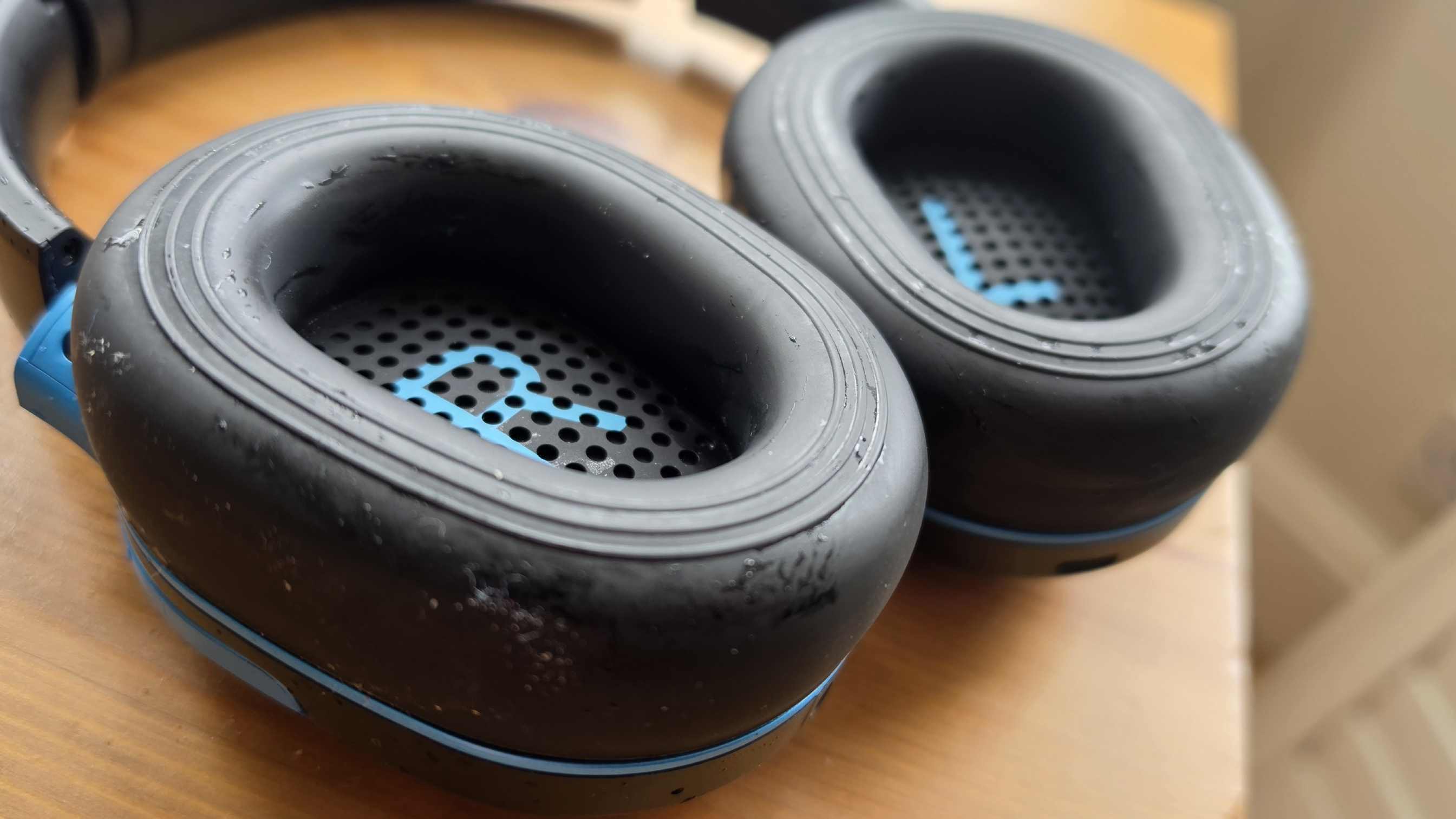 The H20 Audio Ript Ultra's silicone pads.