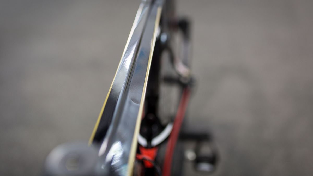 The top tube on the Reacto features a central peak