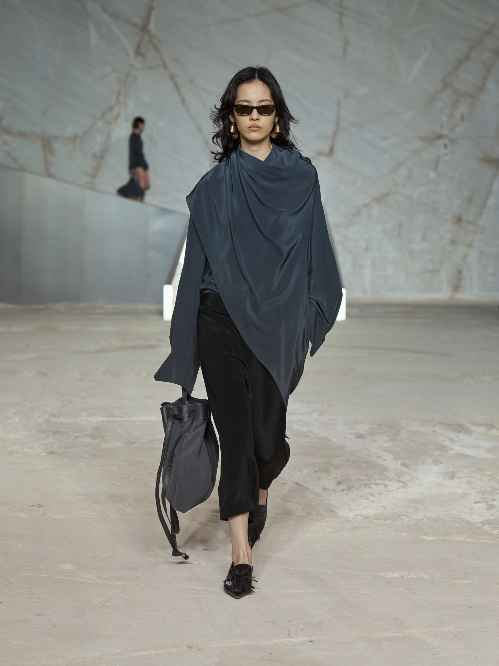 What to Know About COS's Spring/Summer 2025 Show in Greece | Who What Wear