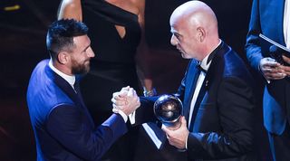 Leo Messi Infantino FIFA