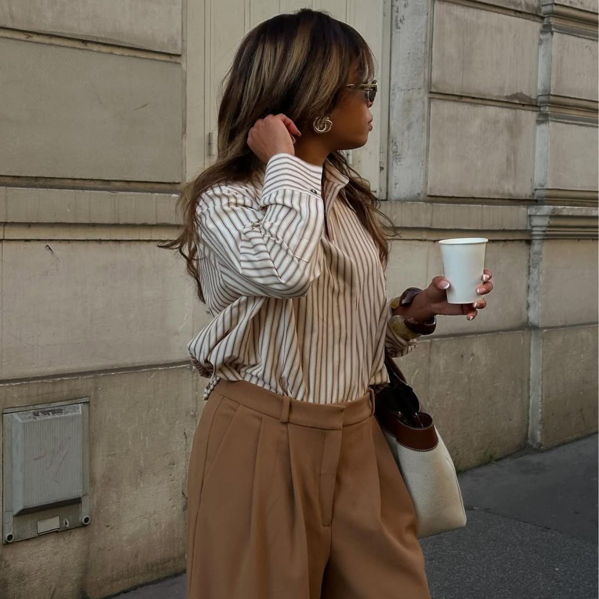 파리에 살지는 않지만, 이 간단한 봄 기본템들이 마치 파리에 사는 듯한 기분을 들게 해요.