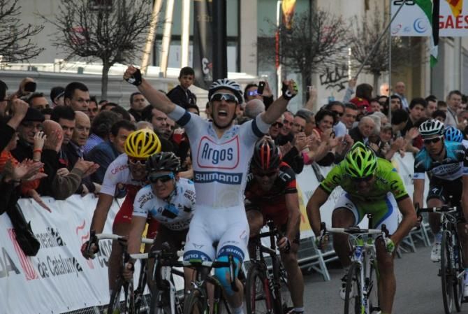 Fran&ccedil;ois Parisien (Argos Shimano) sprints to the stage win
