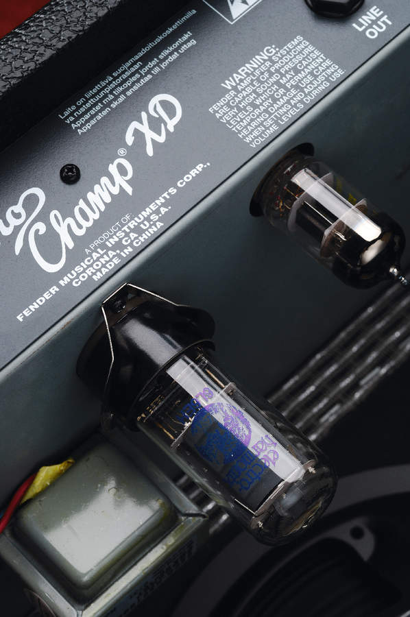 The Vibro Champ has 12AX7A and 6V6 valves.