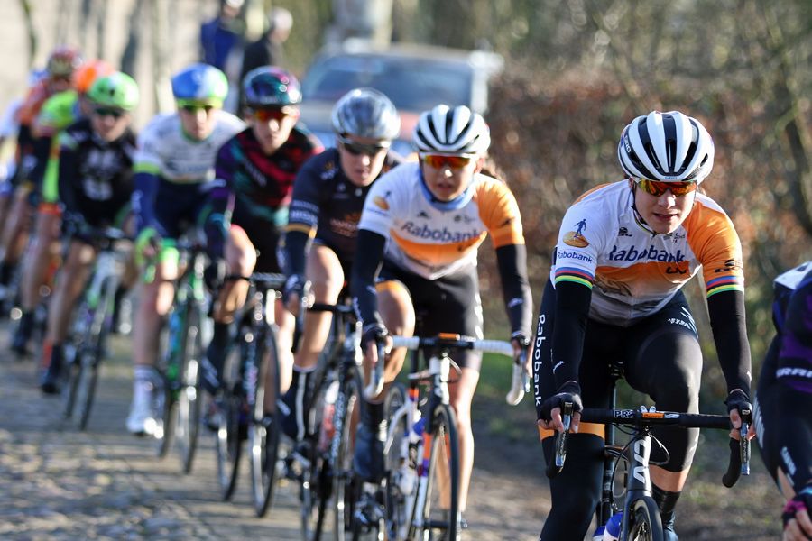 Marianne Vos in the Drentse Acht van Westerveld peloton