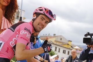Race leader Tom Dumoulin (Giant-Alpecin) signs in for the start of stage 7 in Sulmona