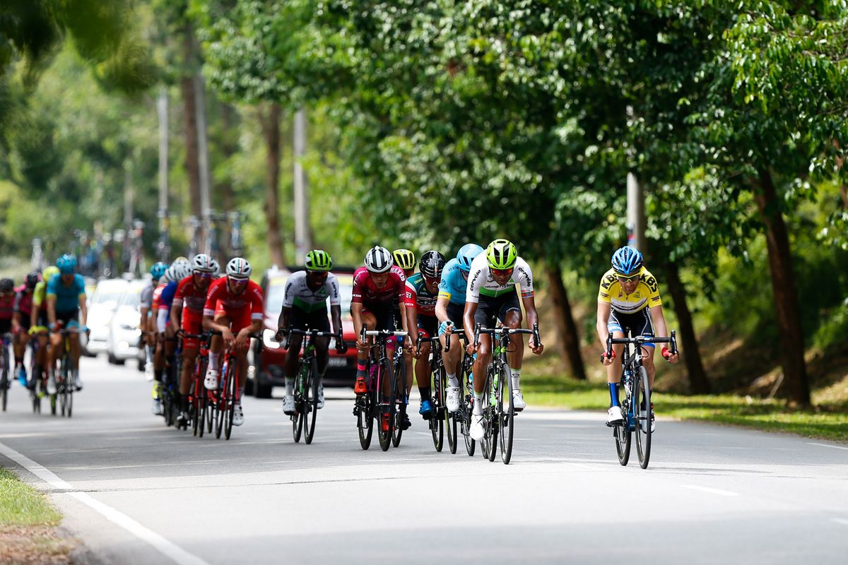 Artem Ovechkin (Terengganu) and Amanuel Ghebreigzabhier of Dimension Data at the head of the chase group