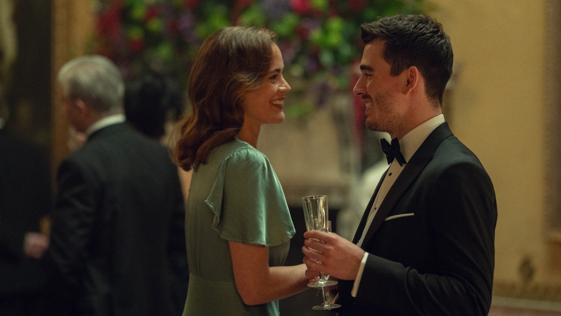 Matheo and Saskia smile at each other in Hostage