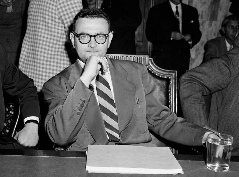 David Greenglass, brother who testified against Ethel Rosenberg, dies at 92