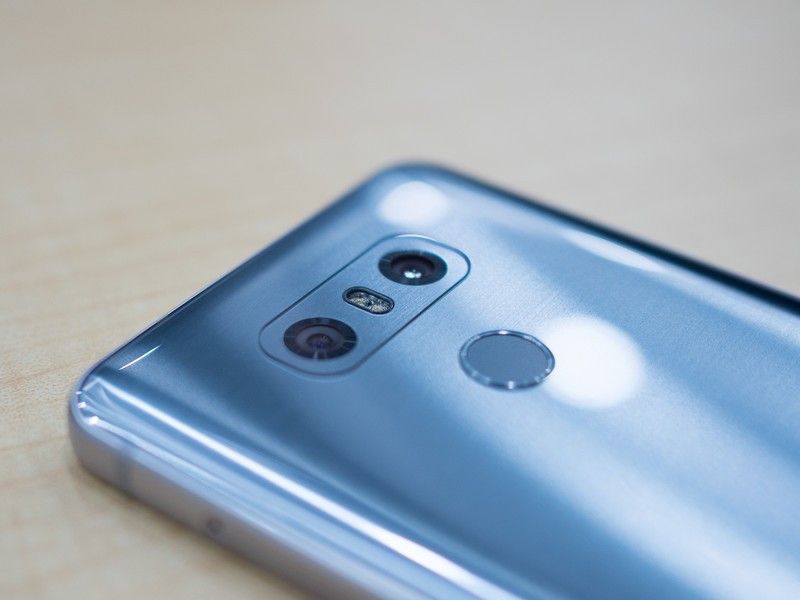LG G6 in platinum
