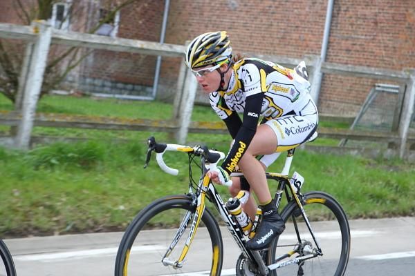 Adrie Visser (Columbia - HTC Women) reaches for a bidon during her breakaway with Grace Verbeke (Lotto Ladies Team)