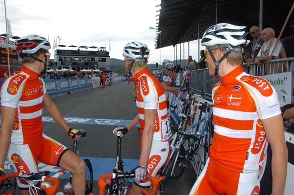 The Danish team at the start.