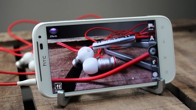 HTC Sensation XL Hands-on
