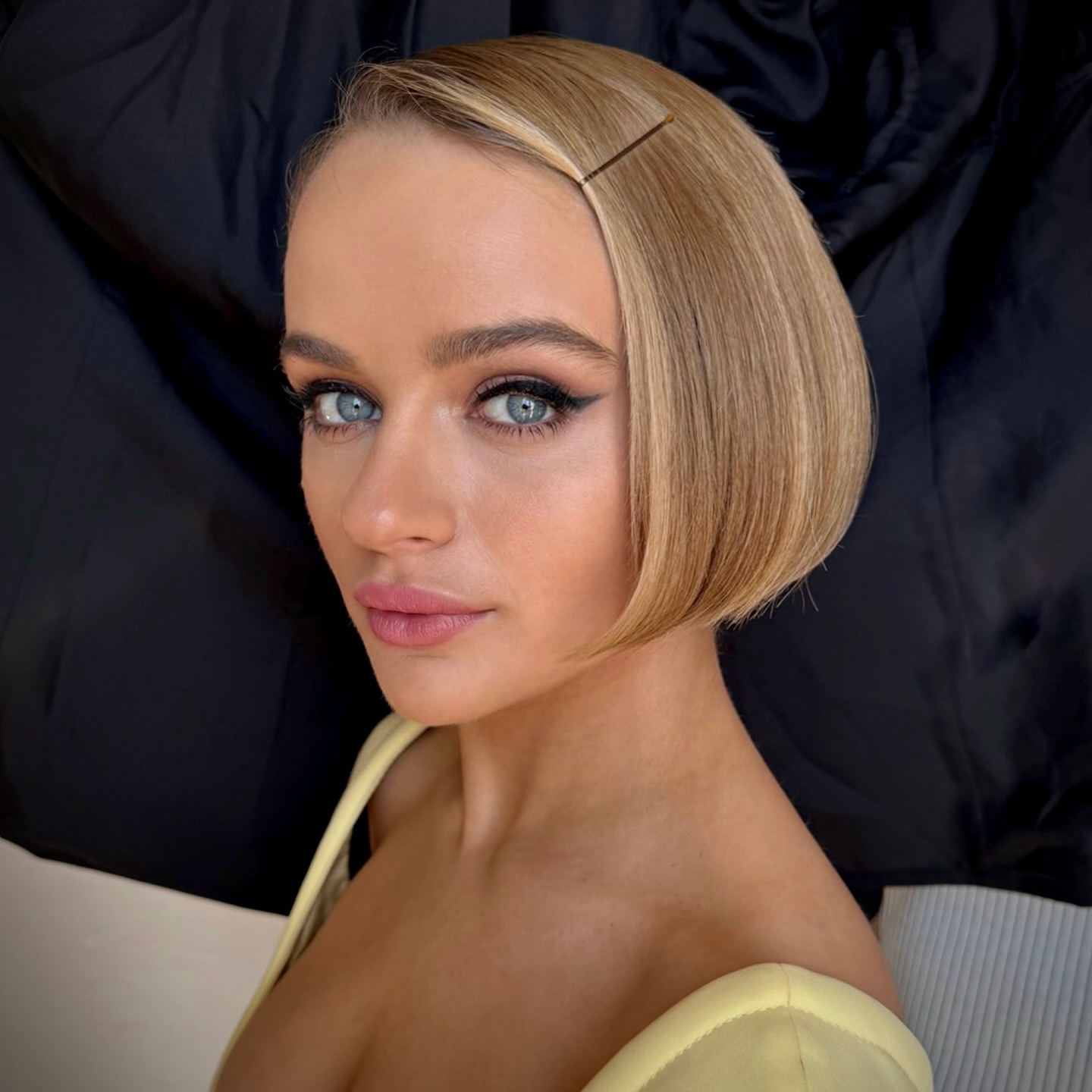Joey King short blunt bob.