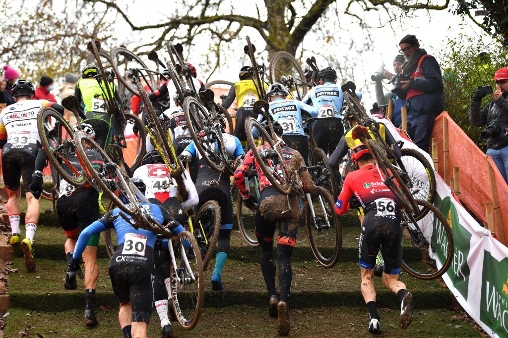 BESANCON FRANCE NOVEMBER 28 A general view of the peloton competing during the 6th Besanon UCI CycloCross Worldcup 2021 Mens Elite CXWorldCup UCIcyclocrossWC on November 28 2021 in Besancon France Photo by Luc ClaessenGetty Images