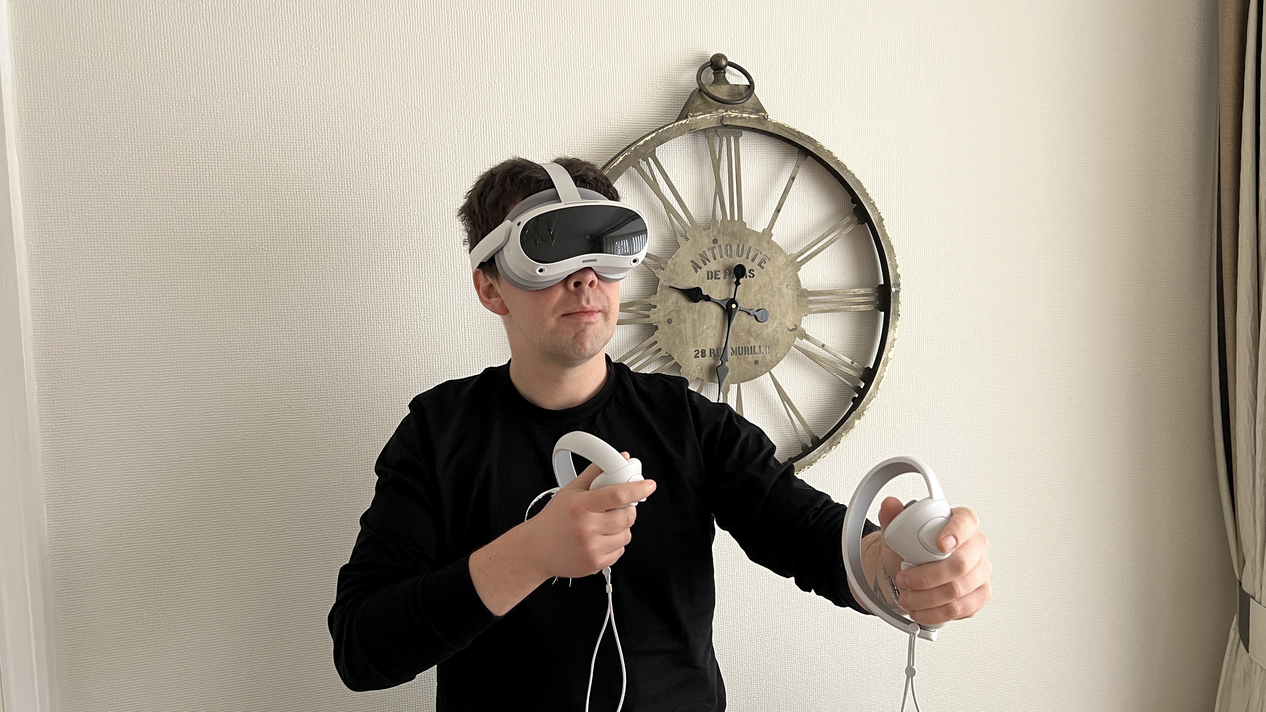 Use Your Fingers (Not Controllers) to Swipe Through the VR Interface on Meta  Quest
