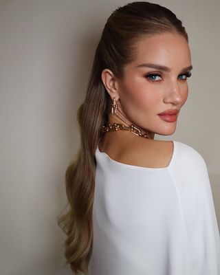 Rosie Huntington-Whiteley with taupe brunette hair