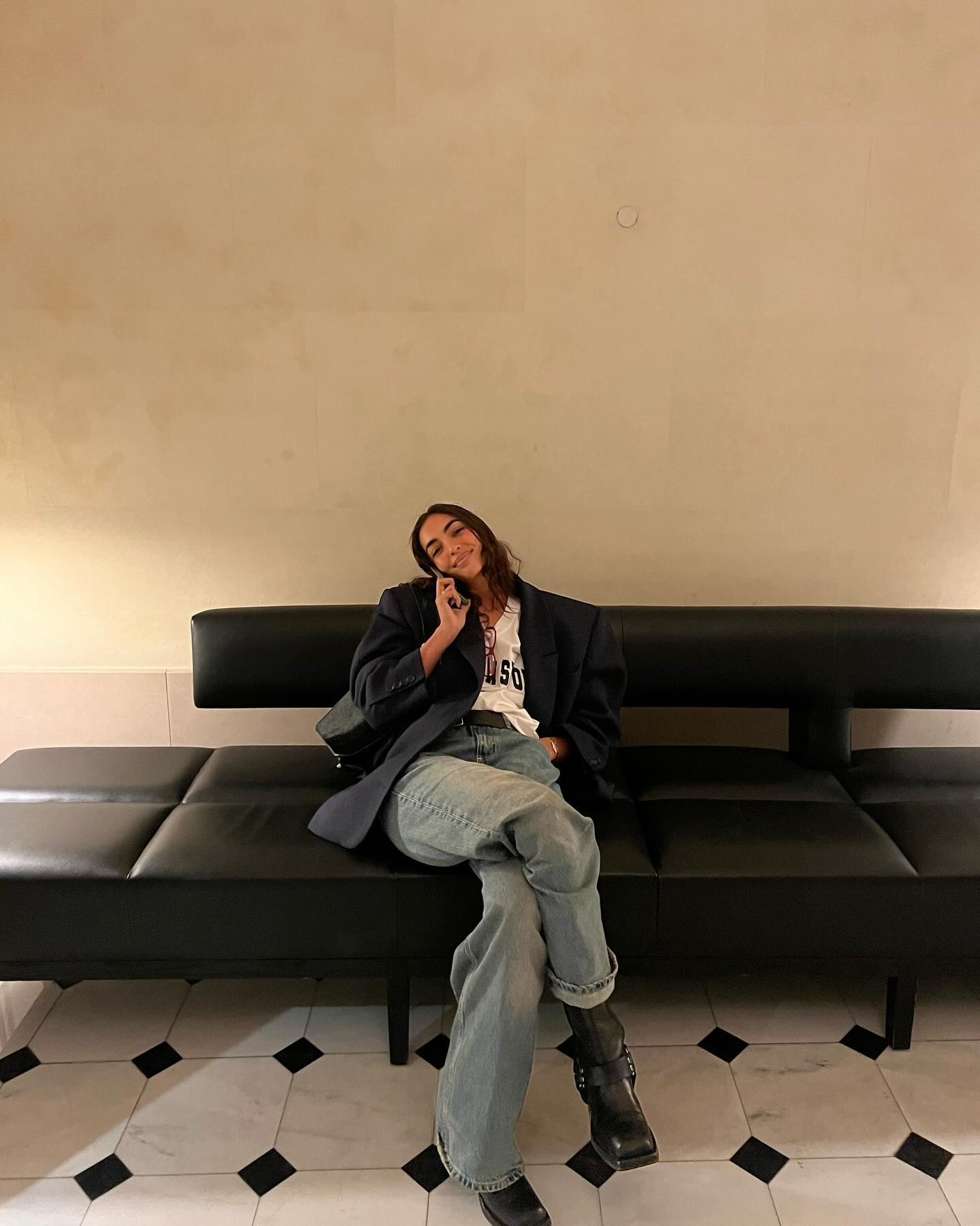 Sandra Shehab wears a chic pinterest outfits.