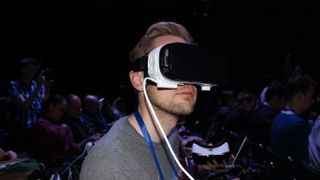 Samsung Gear VR on face