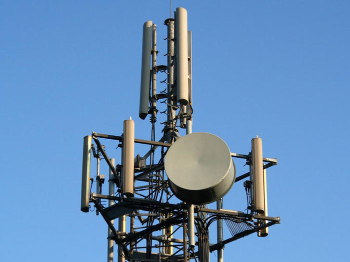 Ofcom backs 2012 launch for 4G in UK