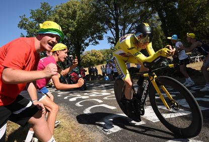 Jonas Vingegaard time trials on stage 20 of the 2022 Tour de France