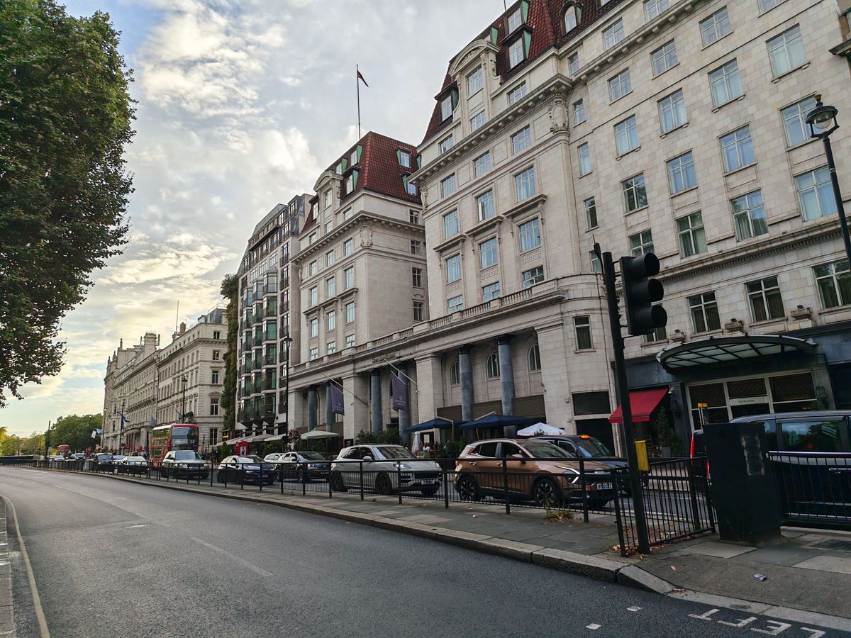 Honor Magic V5 review photos in London