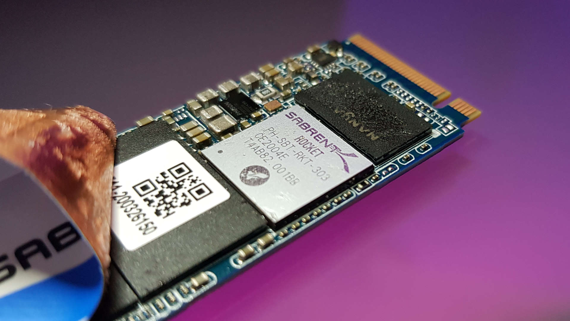Увеличить ssd память. Твердотельный накопитель. SSD. SSD картинки. HDD SSD.