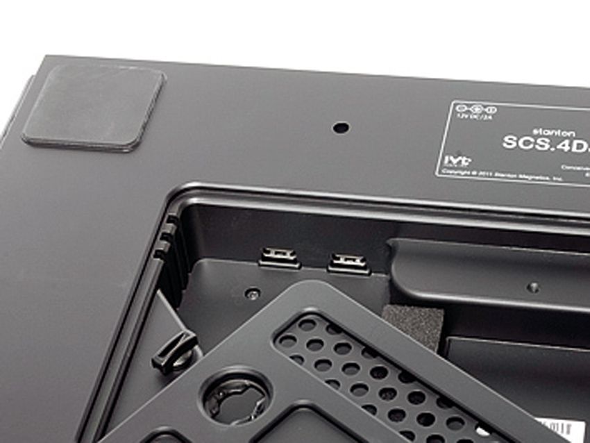 The SCS.4DJ offers various different ways to plug in and store your tracks.