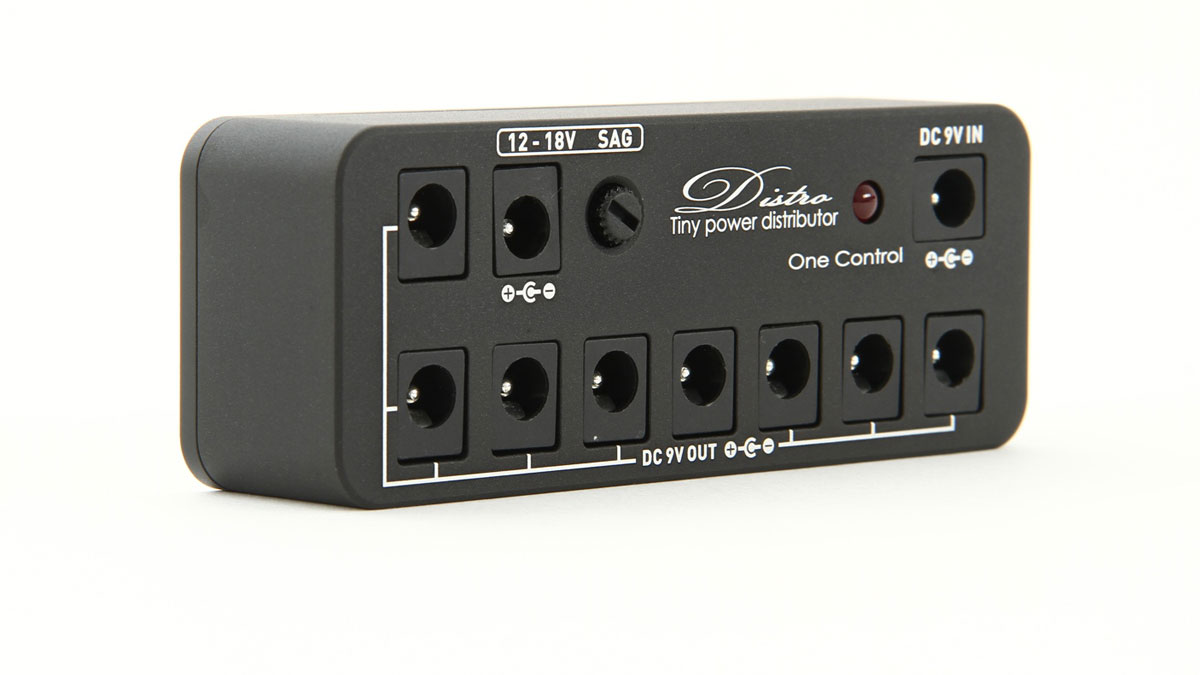 While the individual outputs aren&#039;t isolated, we manage to run a full nine pedals with no ground loop or hum problems