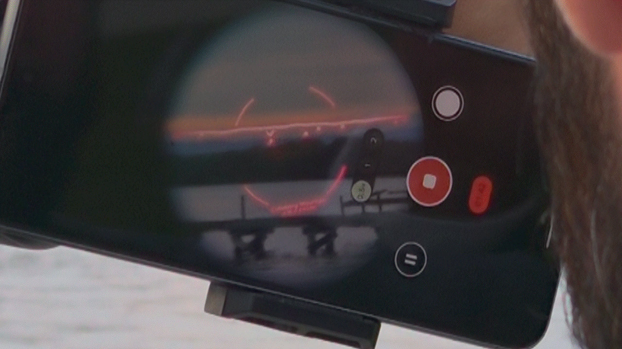 Unisteallar Envision smart binoculars with map overlay.