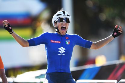 Elisa Balsamo in an Italy jersey winning the World Championships in 2021