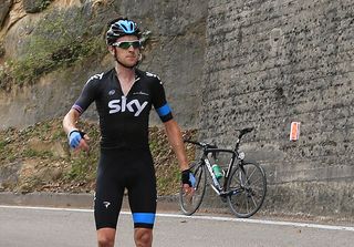 Bradley Wiggins waits for team support, Giro del Trentino 2013, stage four