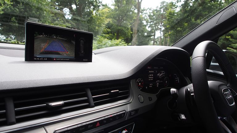 4. Android Auto and CarPlay