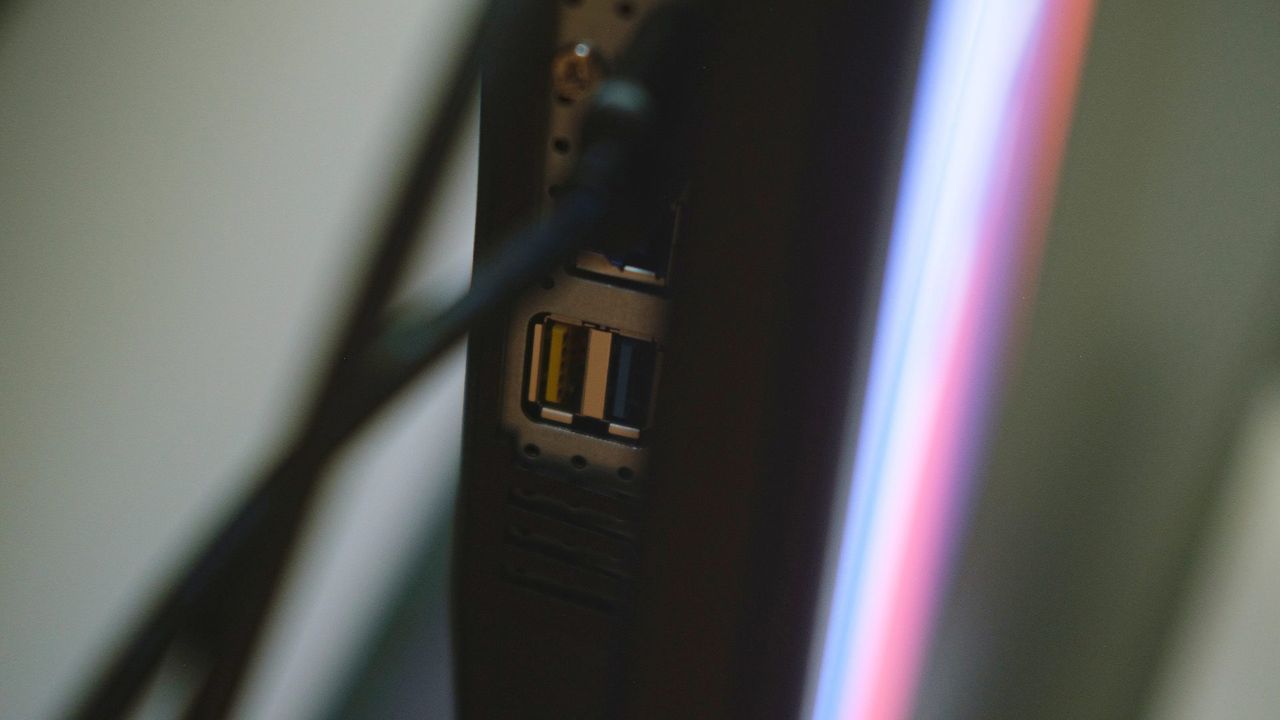 Under shot of AOC GAMING Q27G4ZD monitor USB ports.