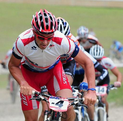 Todd Wells (Specialized) chasing Taberlay.
