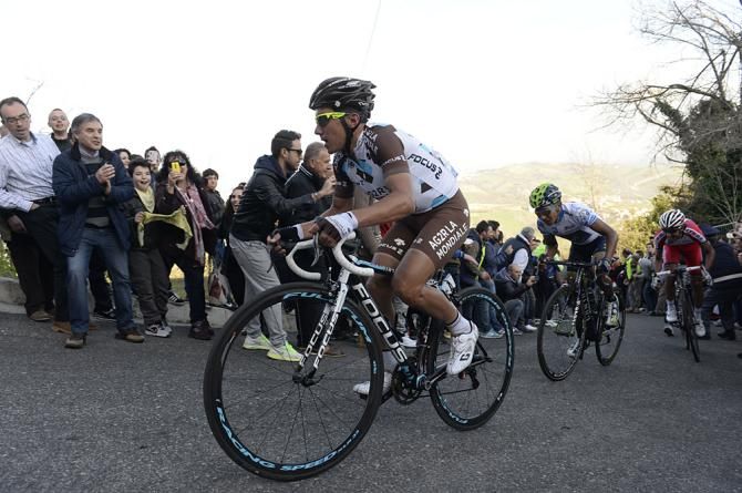 Domenico Pozzovivo (AG2R) in the chasing group
