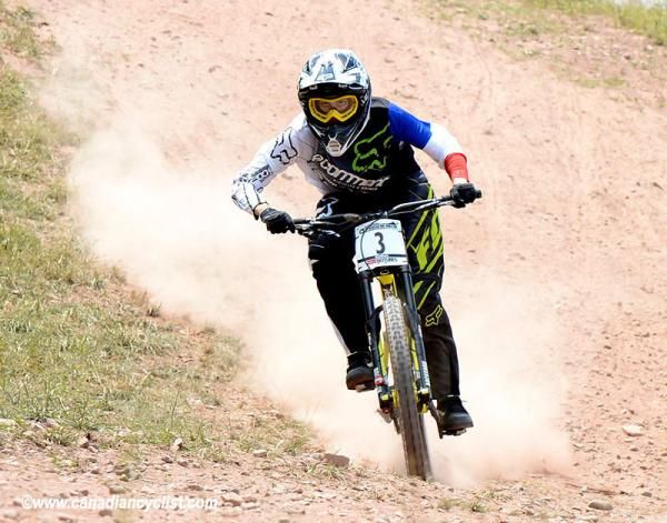 Myriam Nicole (Commencal / Riding Addiction)