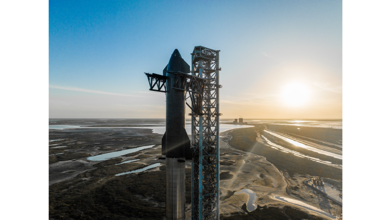 See SpaceX’s Starship Mars rocket fully stacked for testing on the pad (photos)