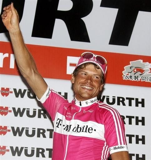 Jan Ullrich (T-Mobile) with the Tour de Suisse winner's trophy