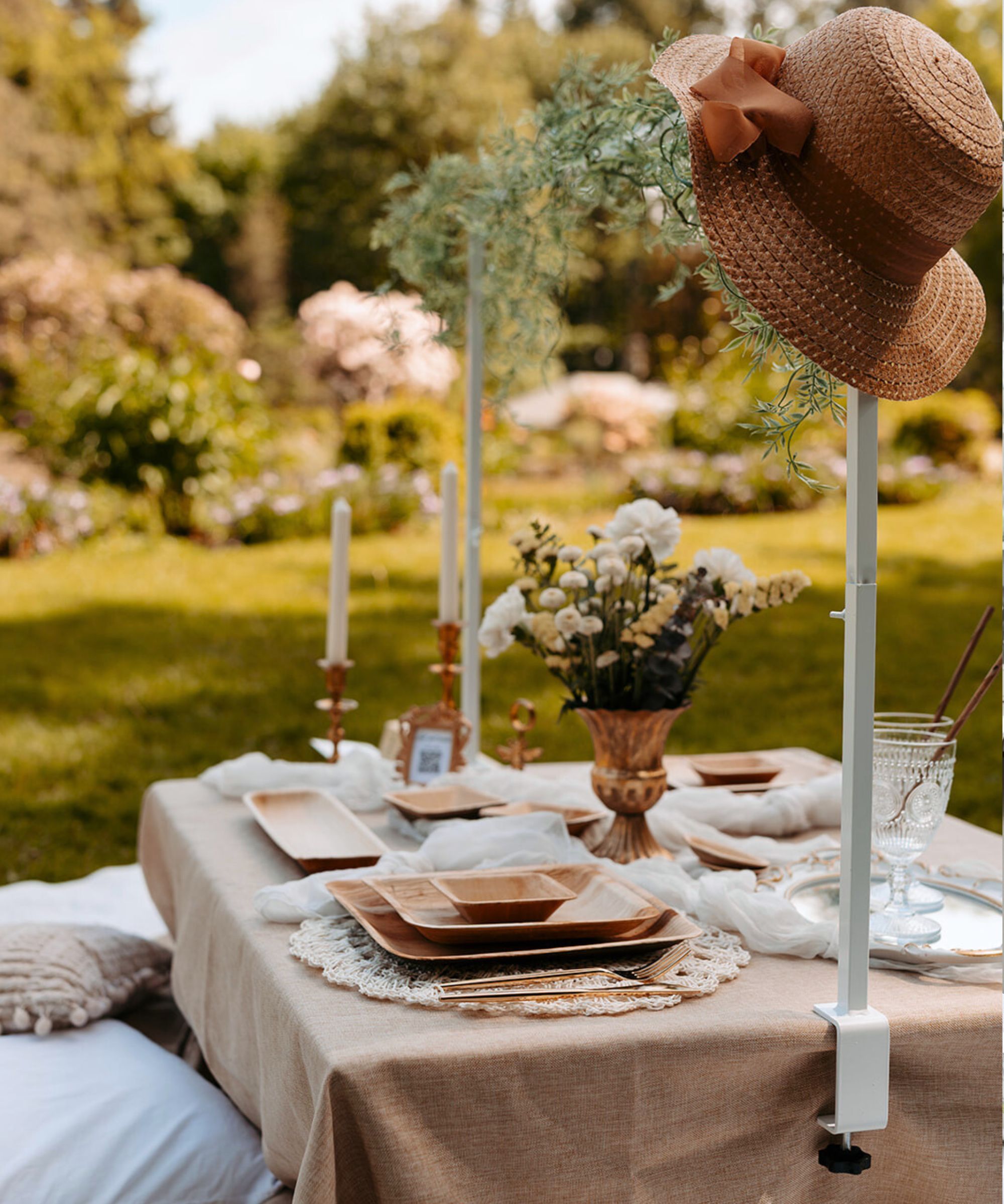 Picnic table with compostable palm leaf tableware