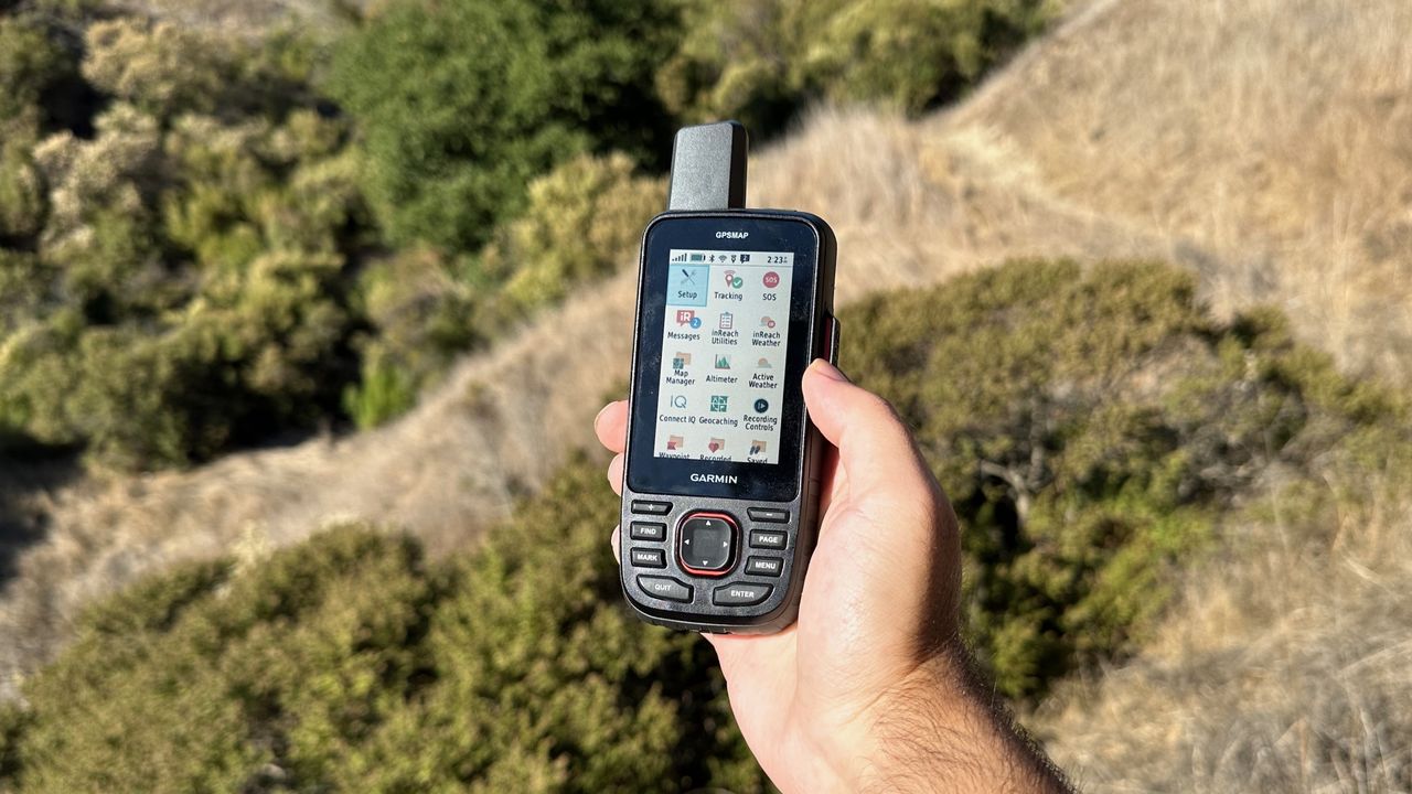 The main menu on the Garmin GPSMAP 67i