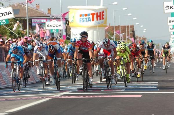 GreenEdge ran out of steam, allowing Cavenidsh to take his third stage of the race