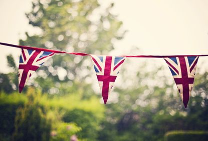 How to make bunting: Union Jack bunting for VE Day