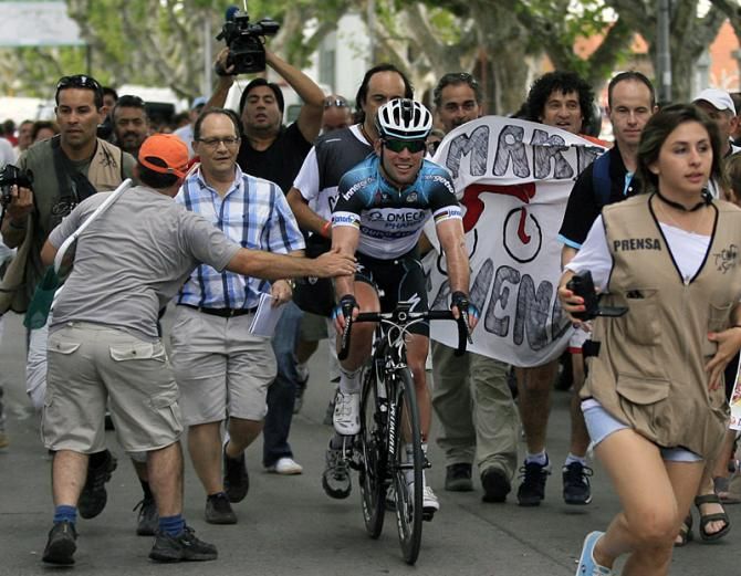 A beaming Mark Cavendish makes his way to the podium after winning the opening stage of the Tour de San Luis.